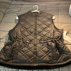 Time and Tru Black Reversible Vest